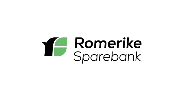 Logo for Romerike Sparebank med stilisert grønt og svart blad ved siden av teksten "Romerike Sparebank".